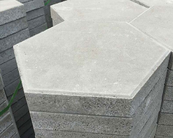 庐江六角护坡砖如何铺贴？
